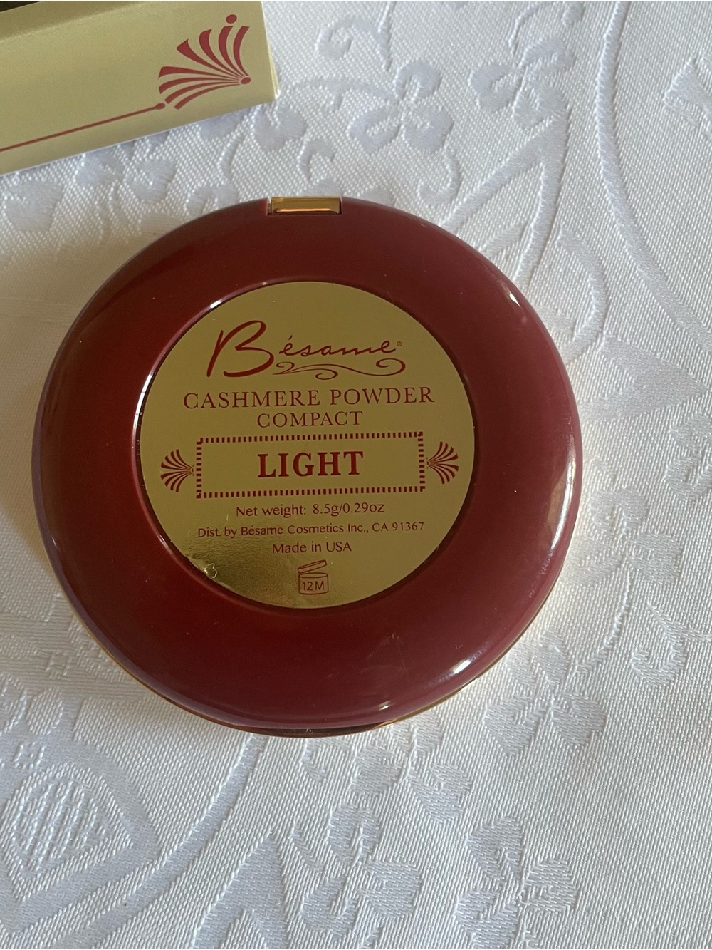 Bésame Cosmetics Cashmere Powder Compact - Light - Picture 4 of 7